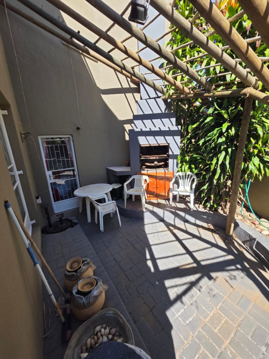 4 Bedroom Property for Sale in Wavecrest Eastern Cape